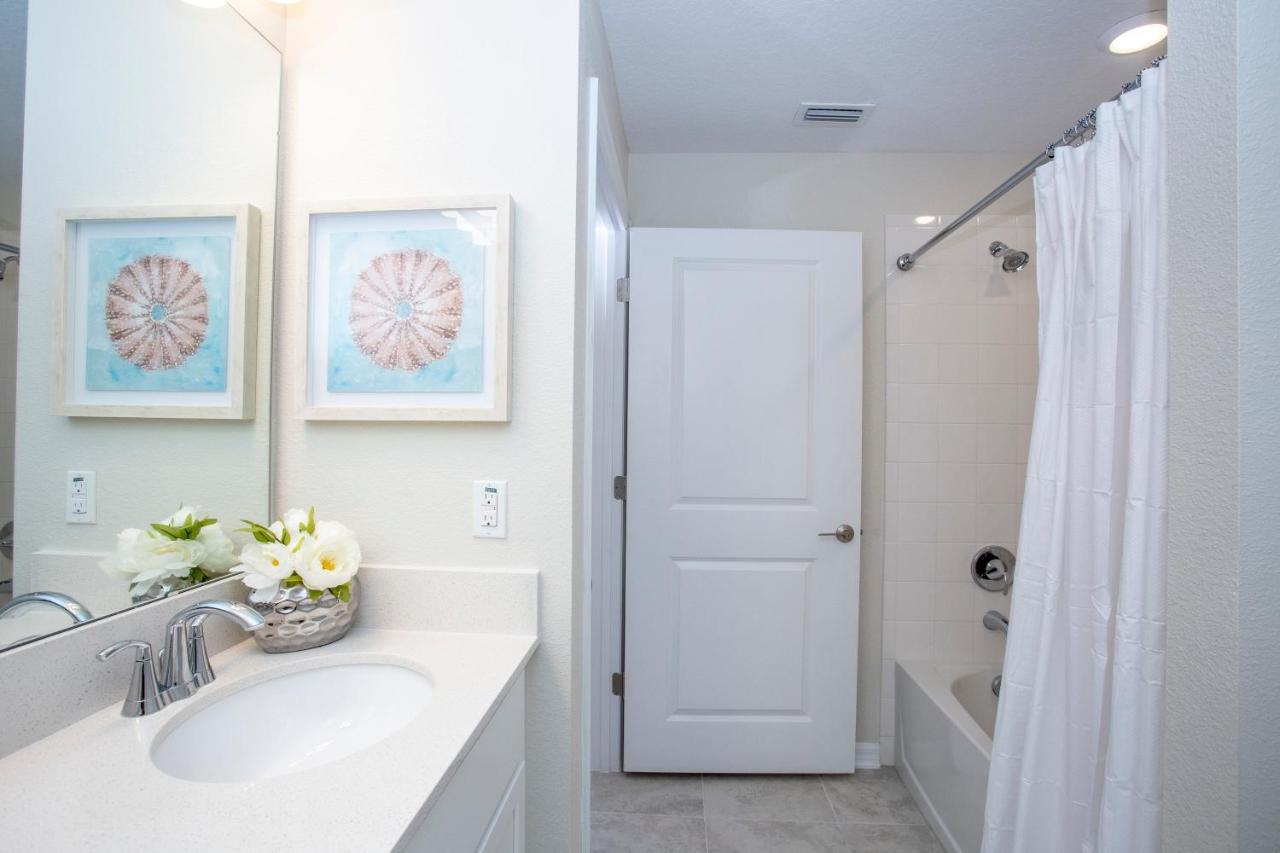 Luxurious 2 Bedroom Close To Disney 303 *
