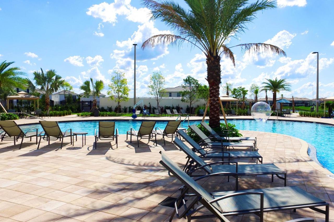 Luxurious 2 Bedroom Close To Disney 303
