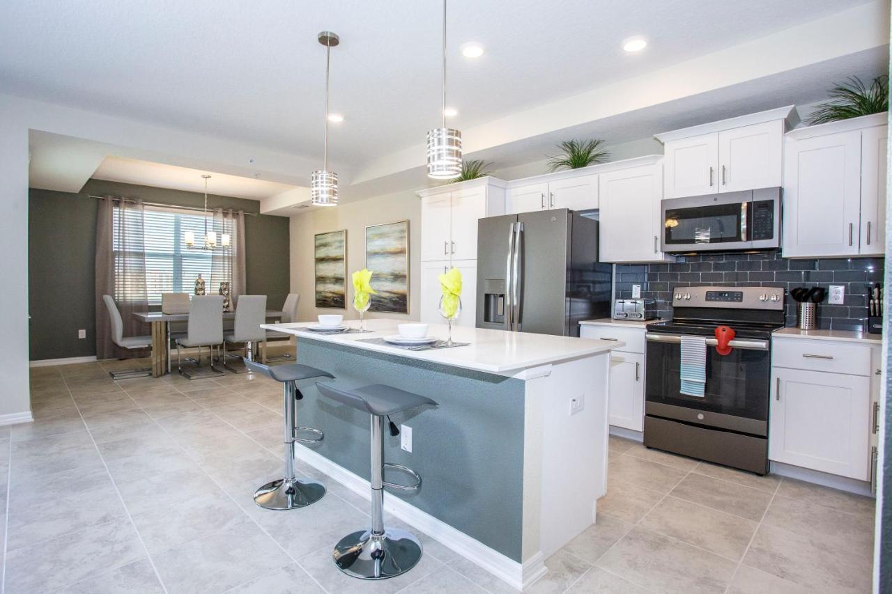 Luxurious 2 Bedroom Close To Disney 303 Kissimmee