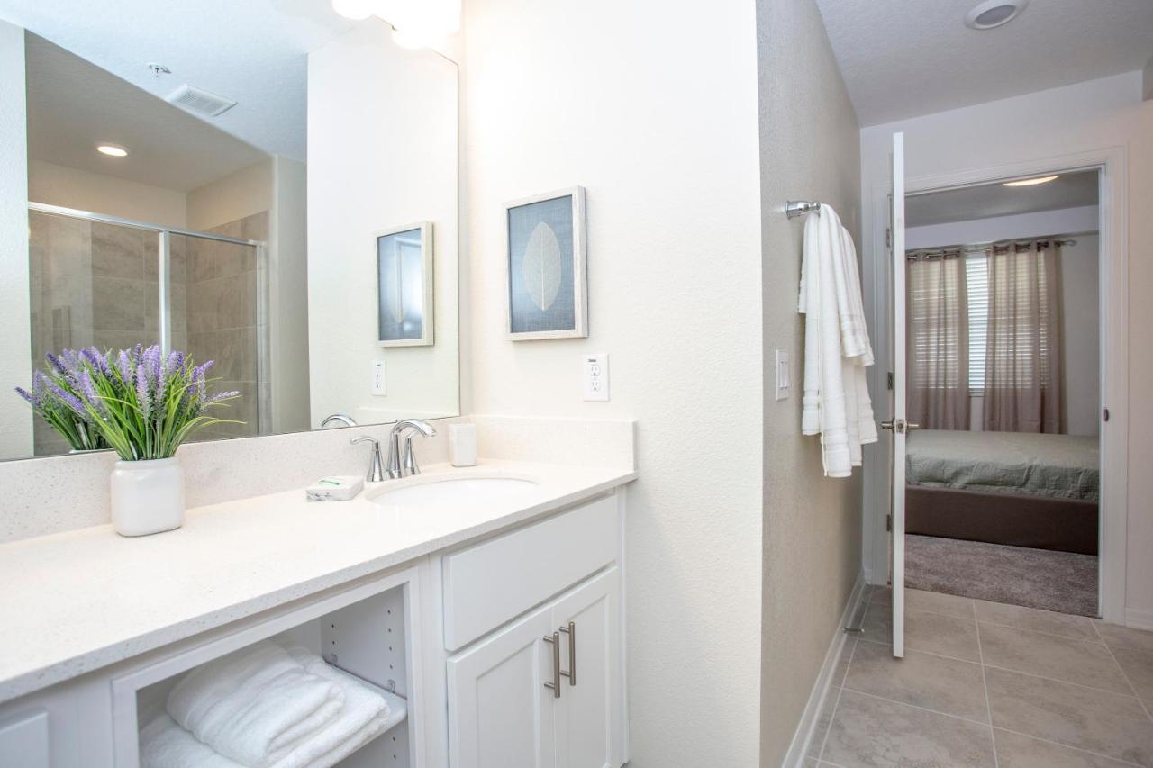 Luxurious 2 Bedroom Close To Disney 303 Apartment